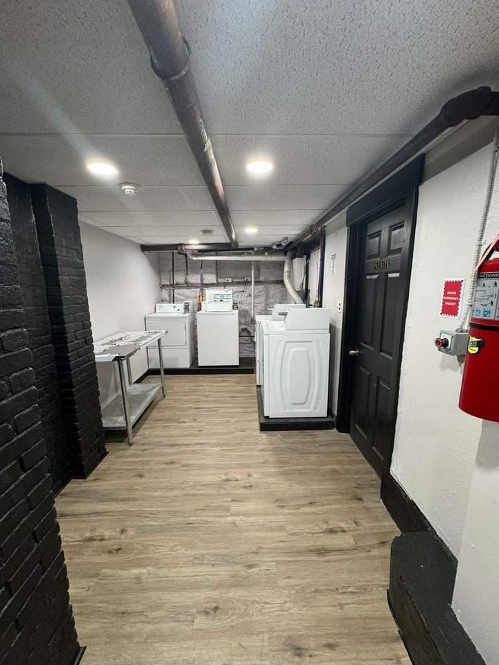 640 Jefferson Ave Apt 3e #3E - Photo 7 of 10