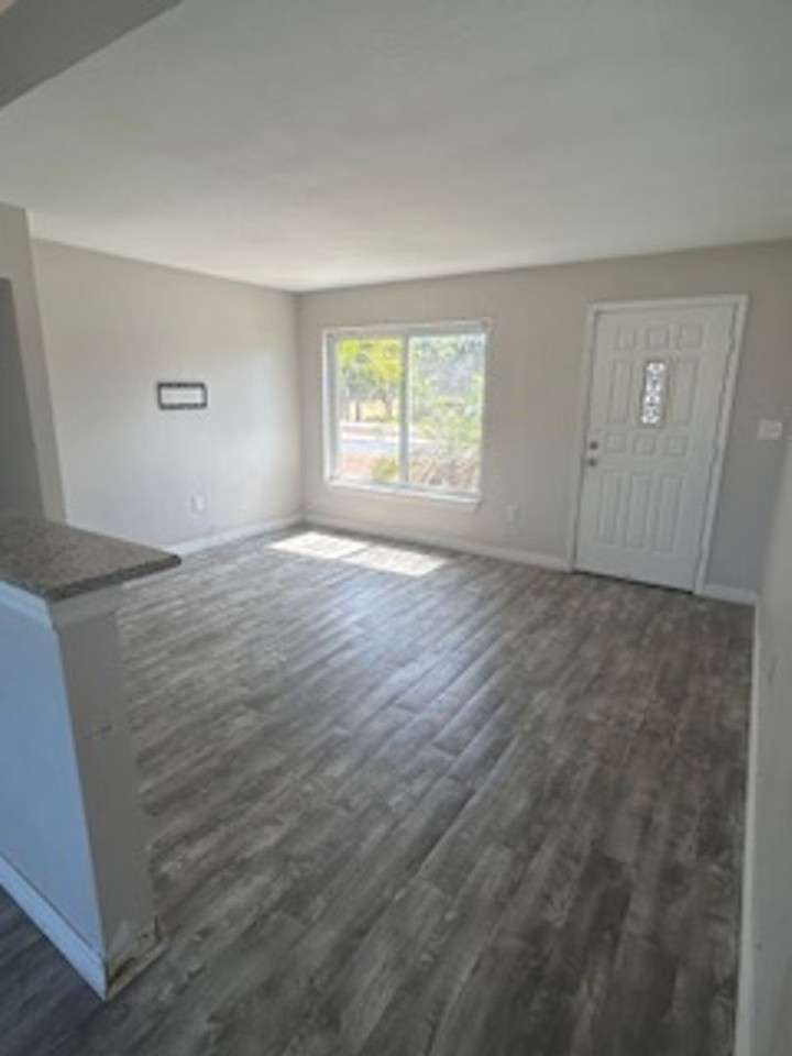 5103 Grand Blvd - Photo 7 of 14