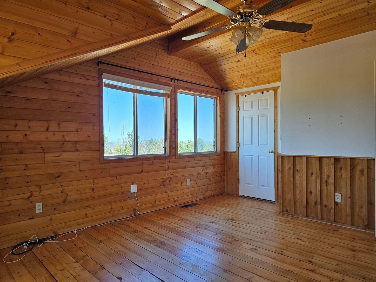 2040 W 546 S - Photo 3 of 16