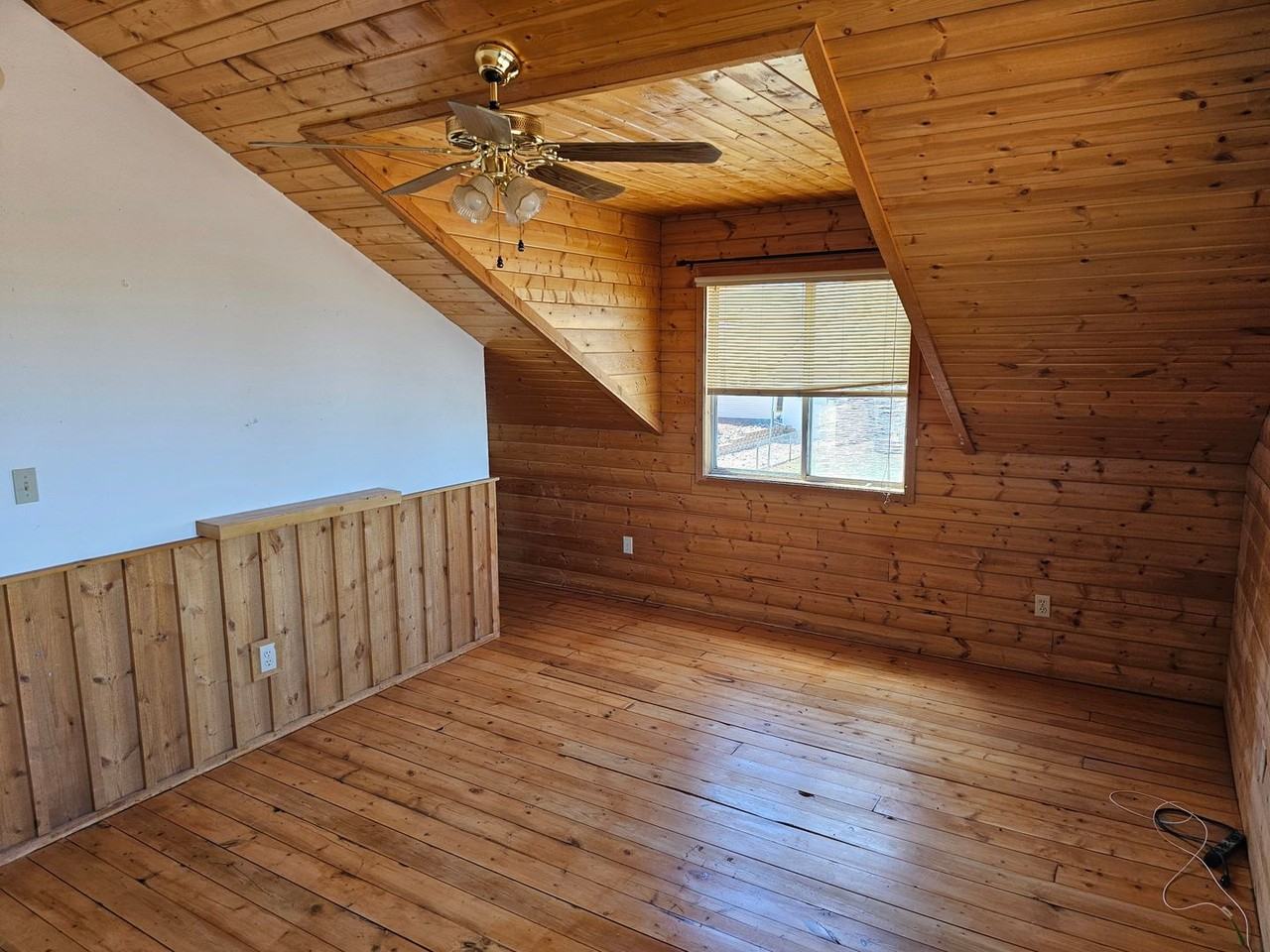 2040 W 546 S - Photo 5 of 16