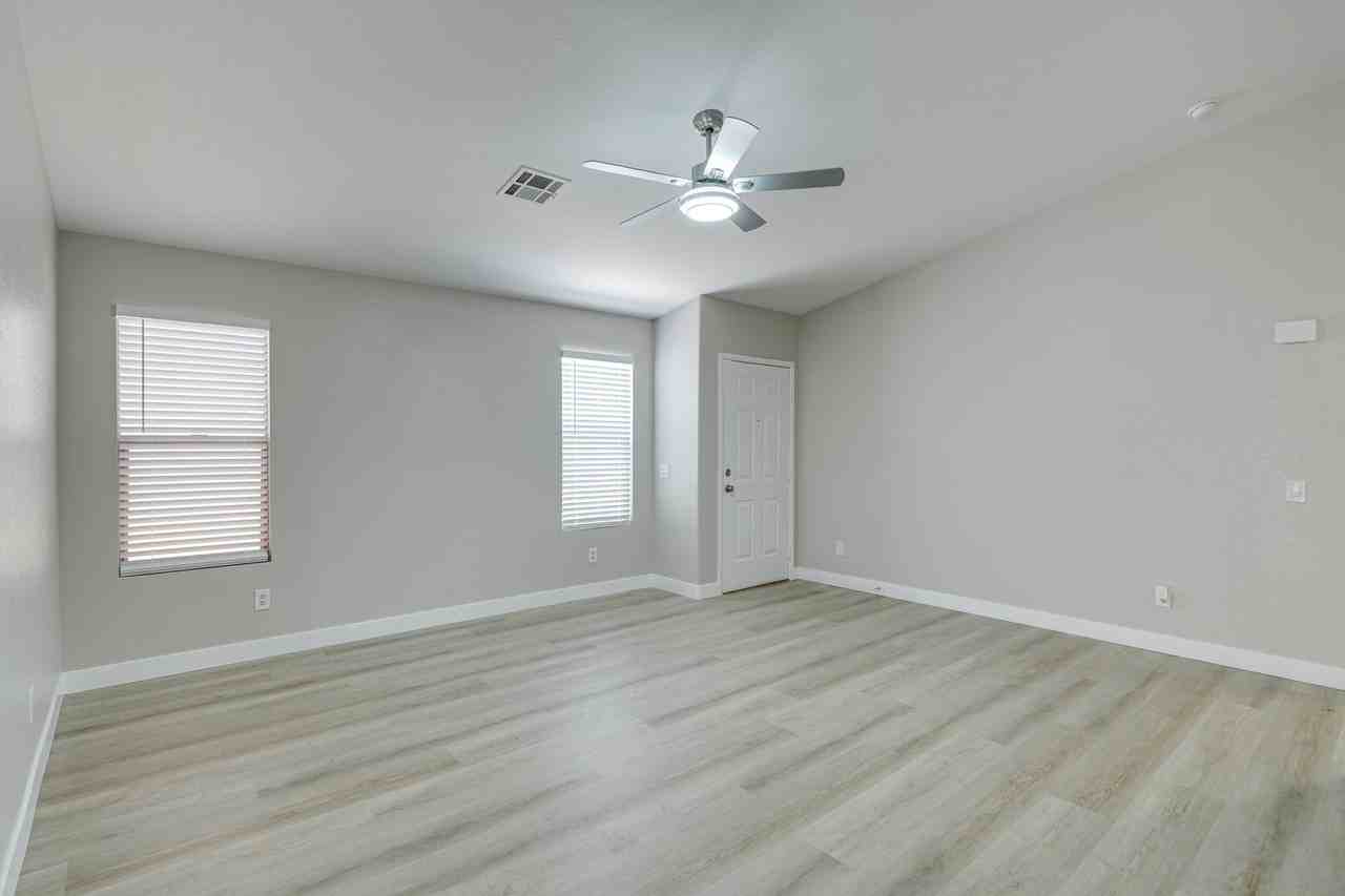 11051 Cresco Ct - Photo 7 of 33