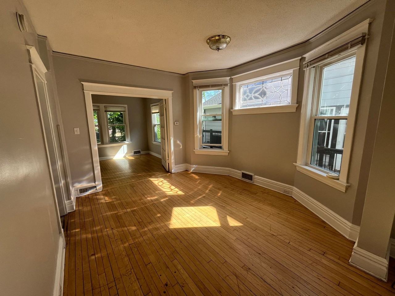 2114 E 4th St - Photo 5 of 19