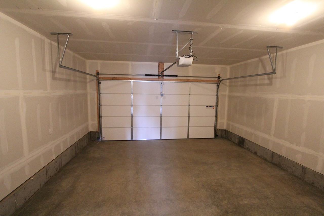 1023 Greenfield Dr - Photo 6 of 13