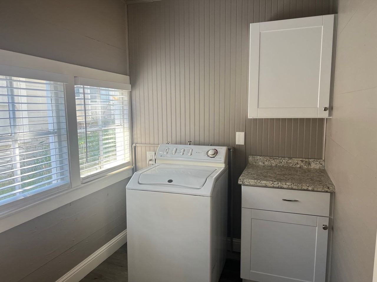 1031 West St - Photo 5 of 8