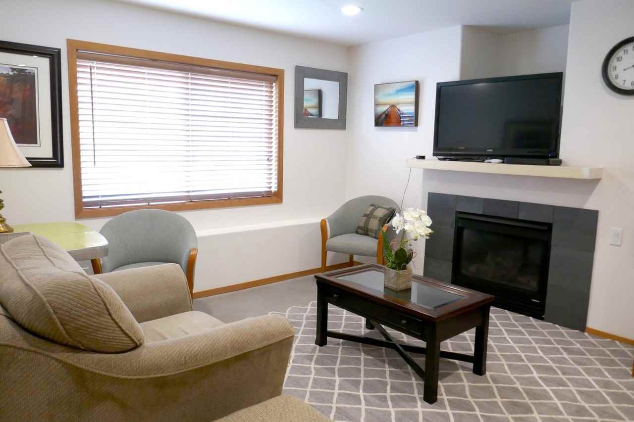 8 Auburn Ave Lowr #Unit - Photo 2 of 9