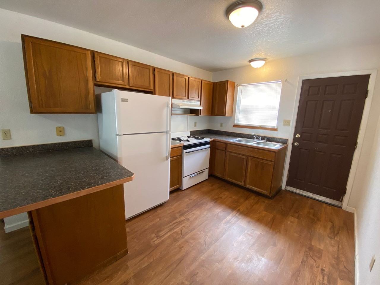 2601 Pecan Dr - Photo 3 of 12