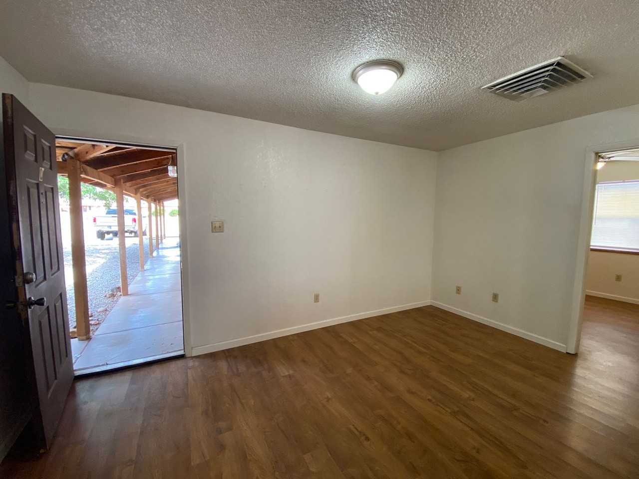 2601 Pecan Dr - Photo 5 of 12