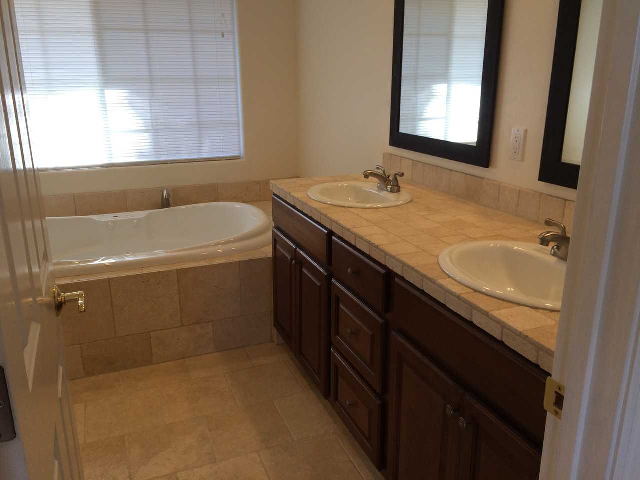 2157 Trapani Cir - Photo 4 of 23