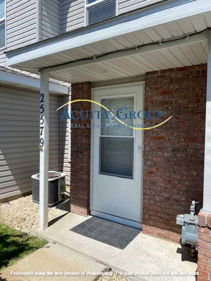 25579 Pine Ridge Rd - Photo 2 of 9