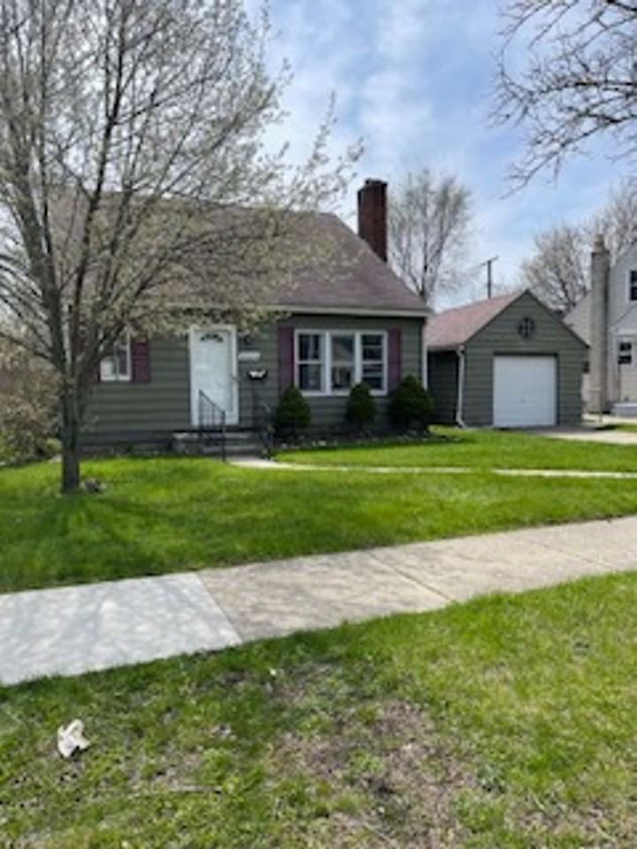 20664 Kenosha St - Photo 2 of 38