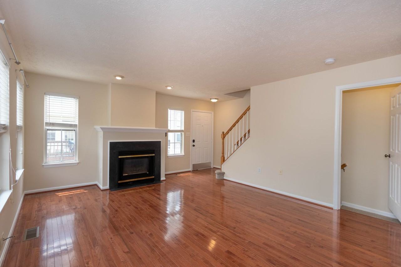 7977 Calvary Ct - Photo 3 of 34