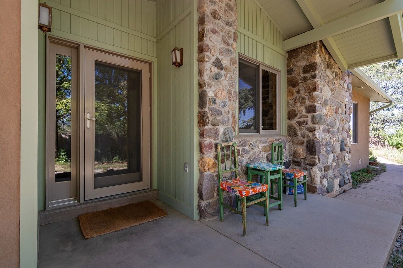 148 W Zia Rd - Photo 2 of 30