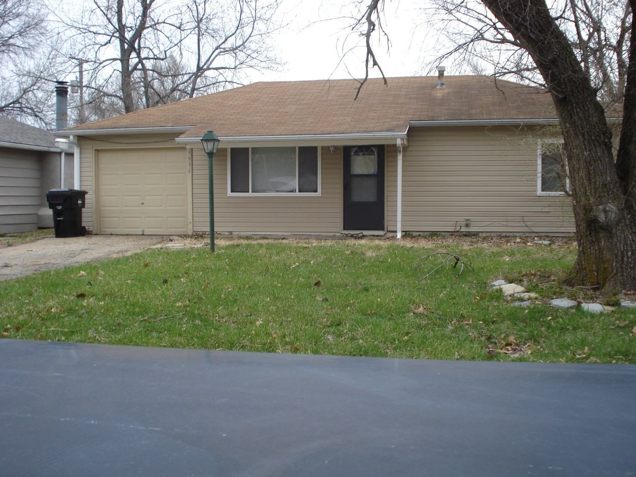 3396 Sw Mayo Ave - Photo 2 of 12