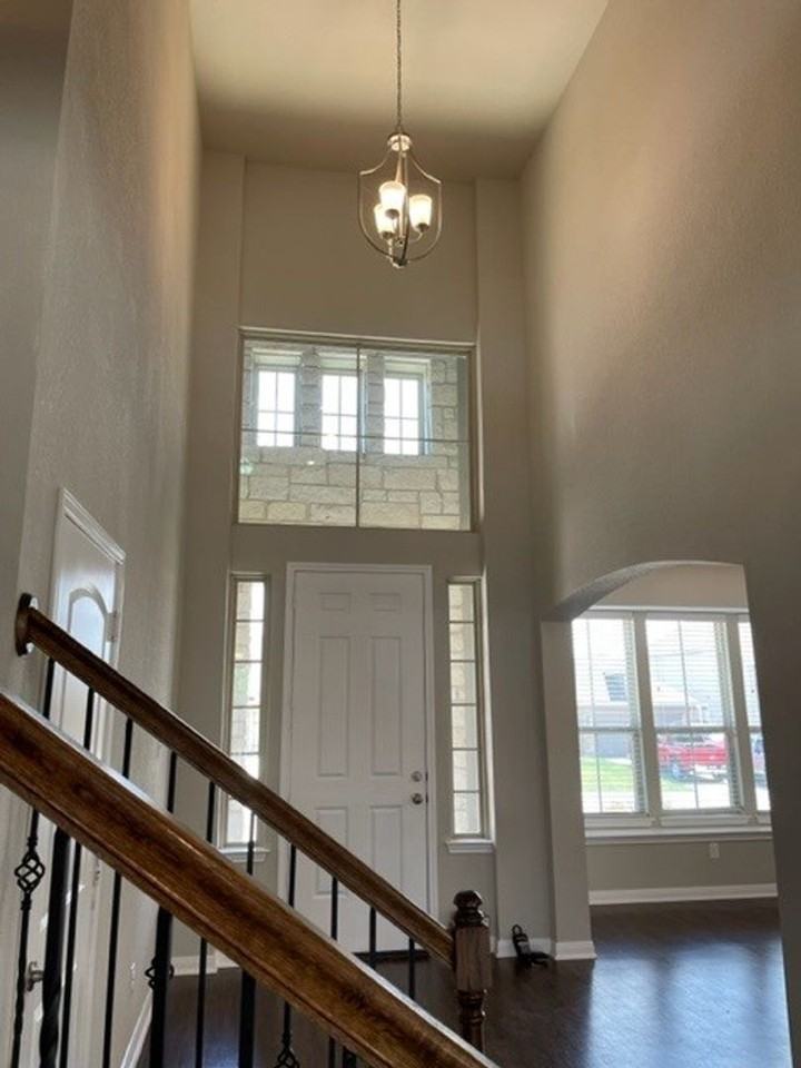 10612 Langham Dr - Photo 2 of 50