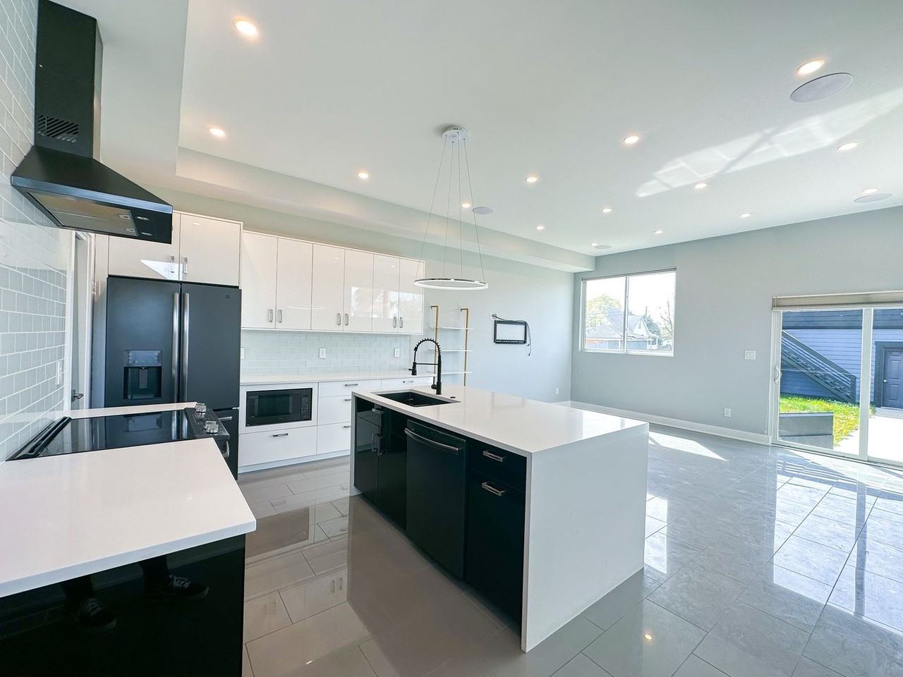 1116 Dawson Street - Photo 4 of 31