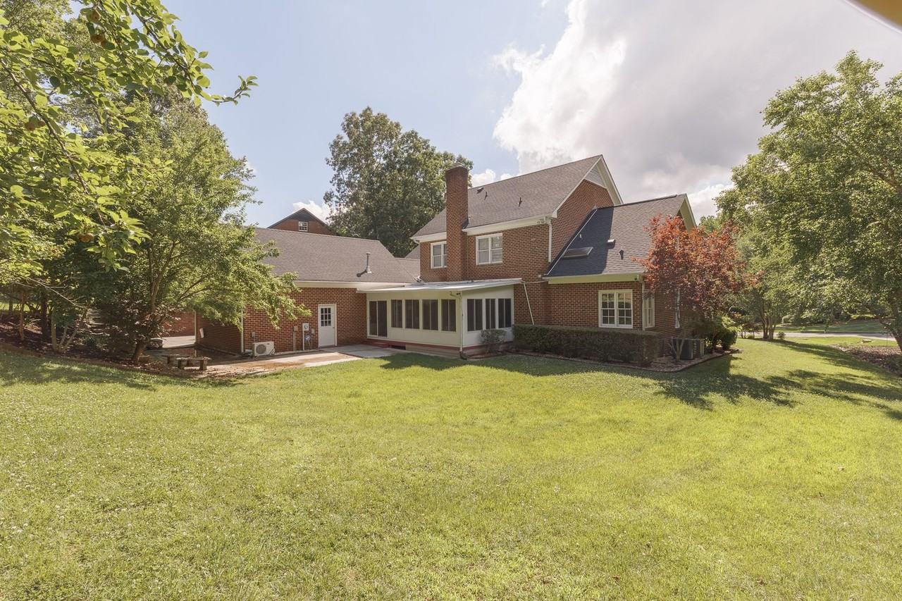 3807 Waldenbrook Rd - Photo 2 of 50