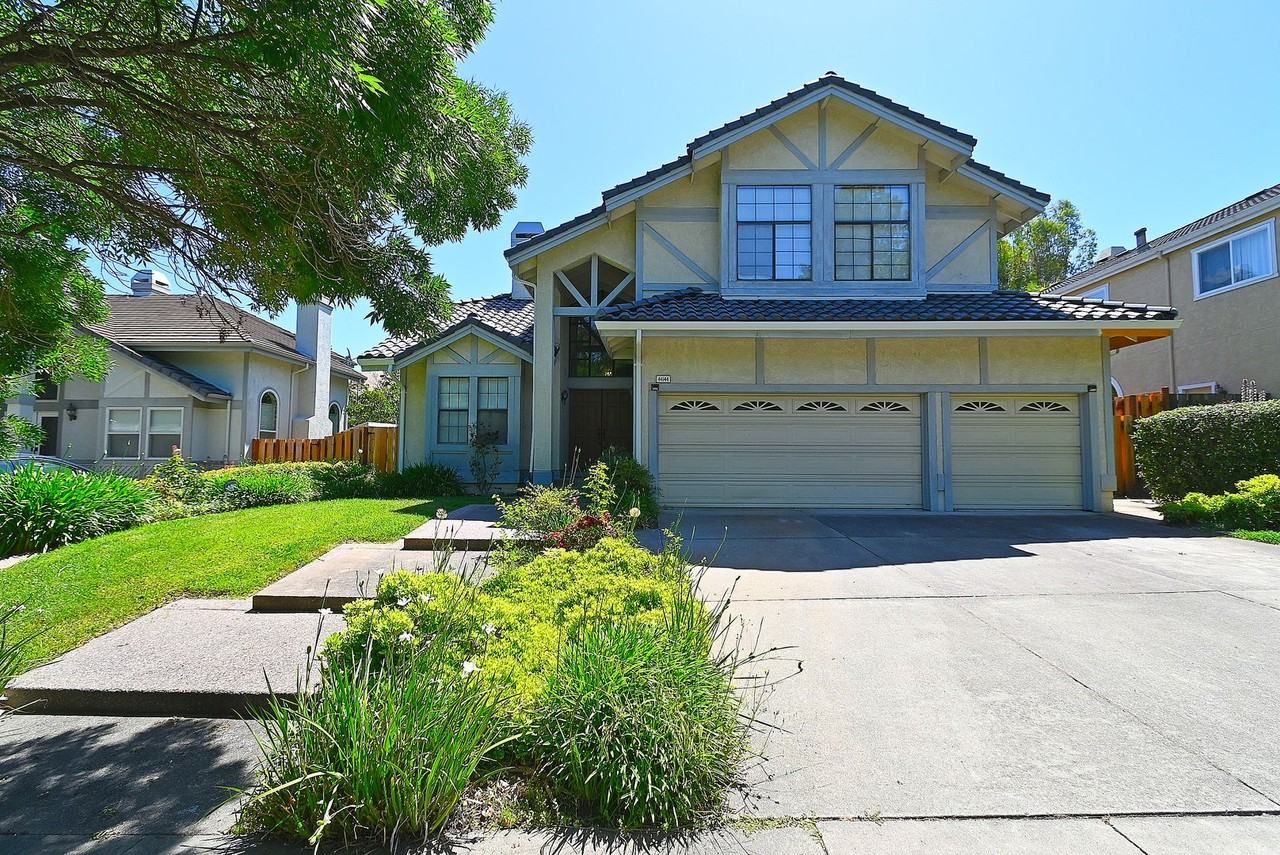 44144 Ibero Way - Photo 2 of 50