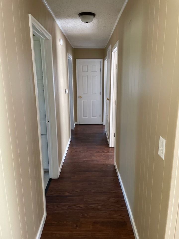 511 Erwin St - Photo 5 of 12