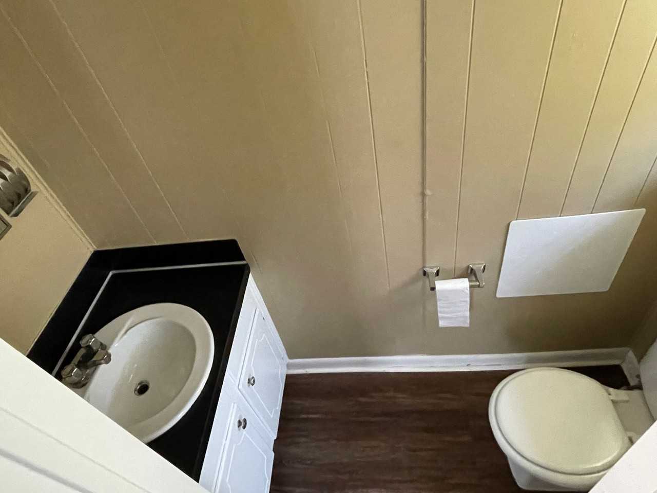 511 Erwin St - Photo 7 of 12