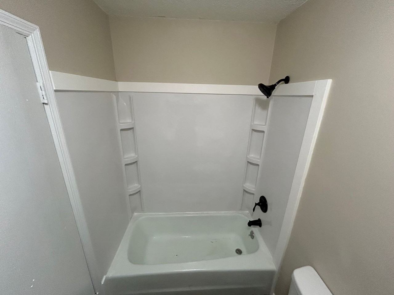 2804-2806 N. Kaster Crt. - Photo 3 of 10