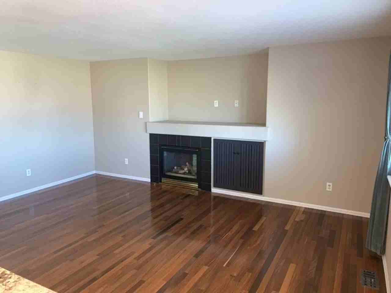 5437 Bear Ln - Photo 7 of 25