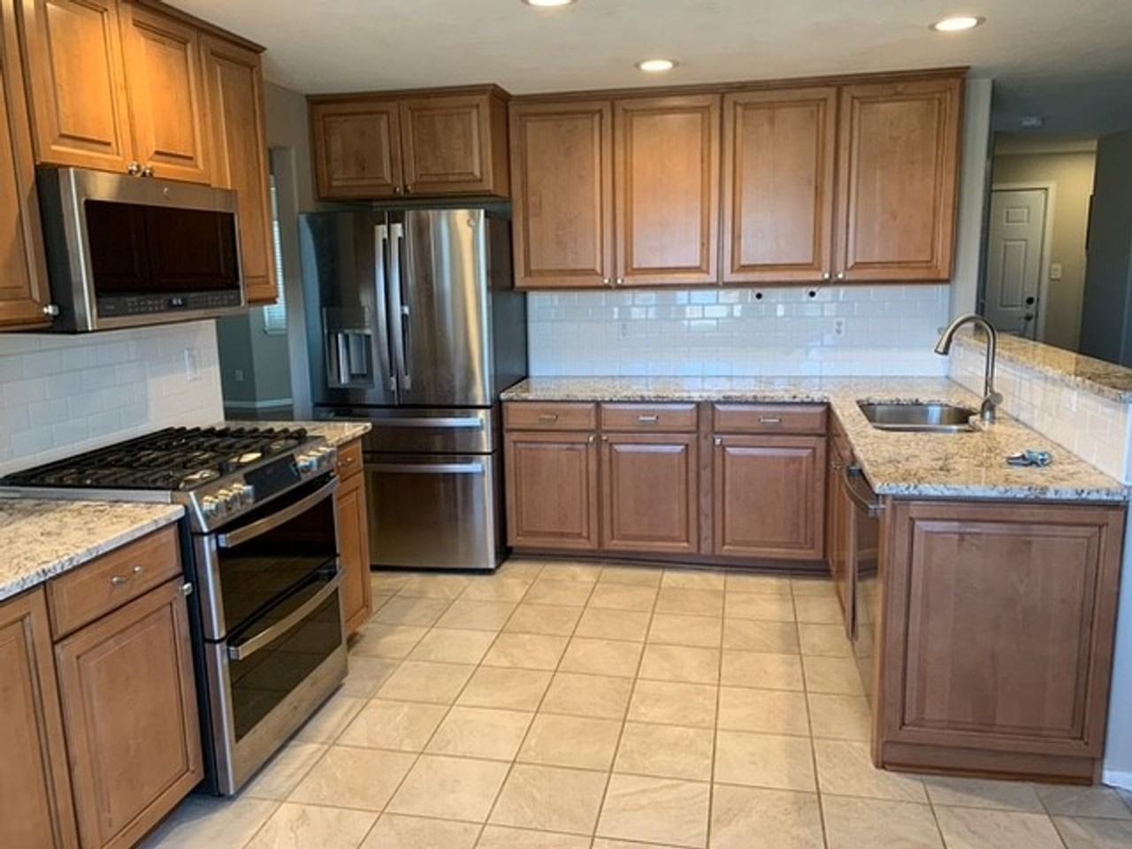 5437 Bear Ln - Photo 5 of 25