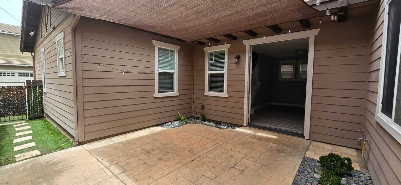 1465 Donegal Way - Photo 2 of 23