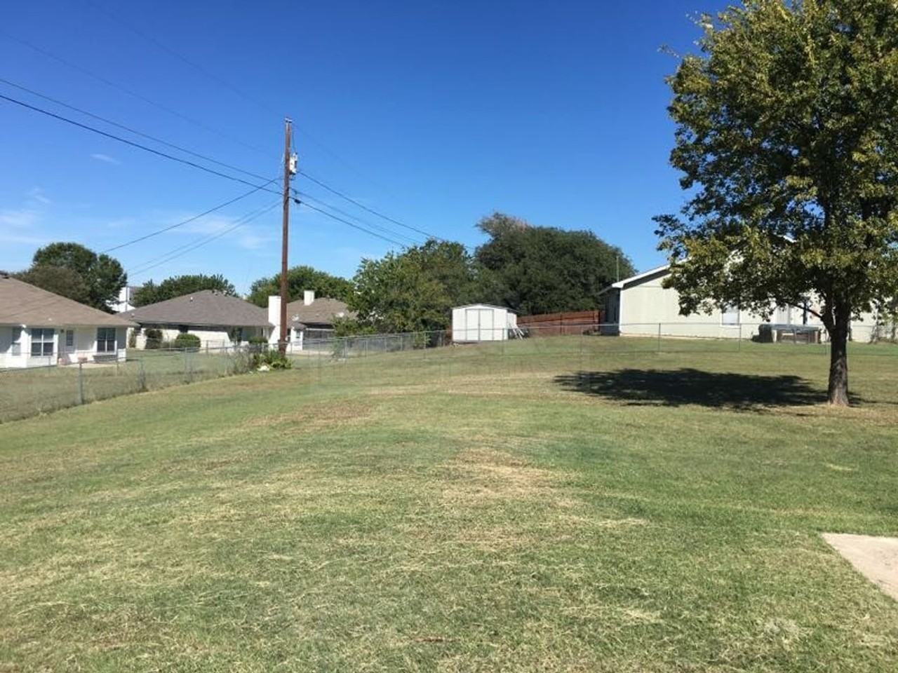 2305 Purser Dr - Photo 2 of 18