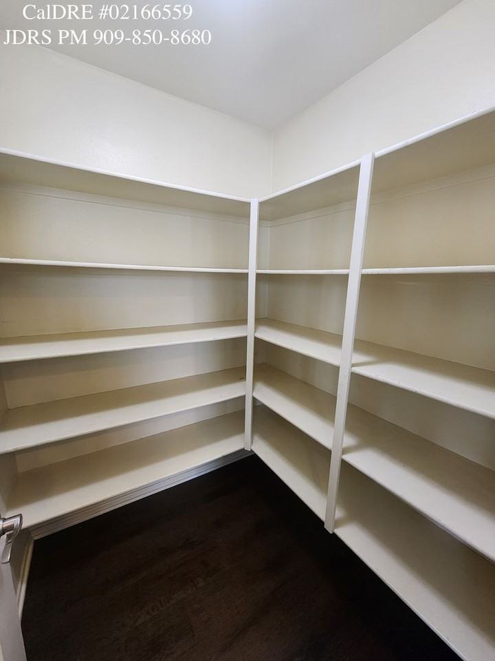 106 Macintosh Way - Photo 7 of 18