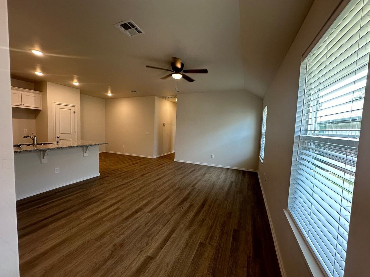 3702 Franks Way - Photo 4 of 26