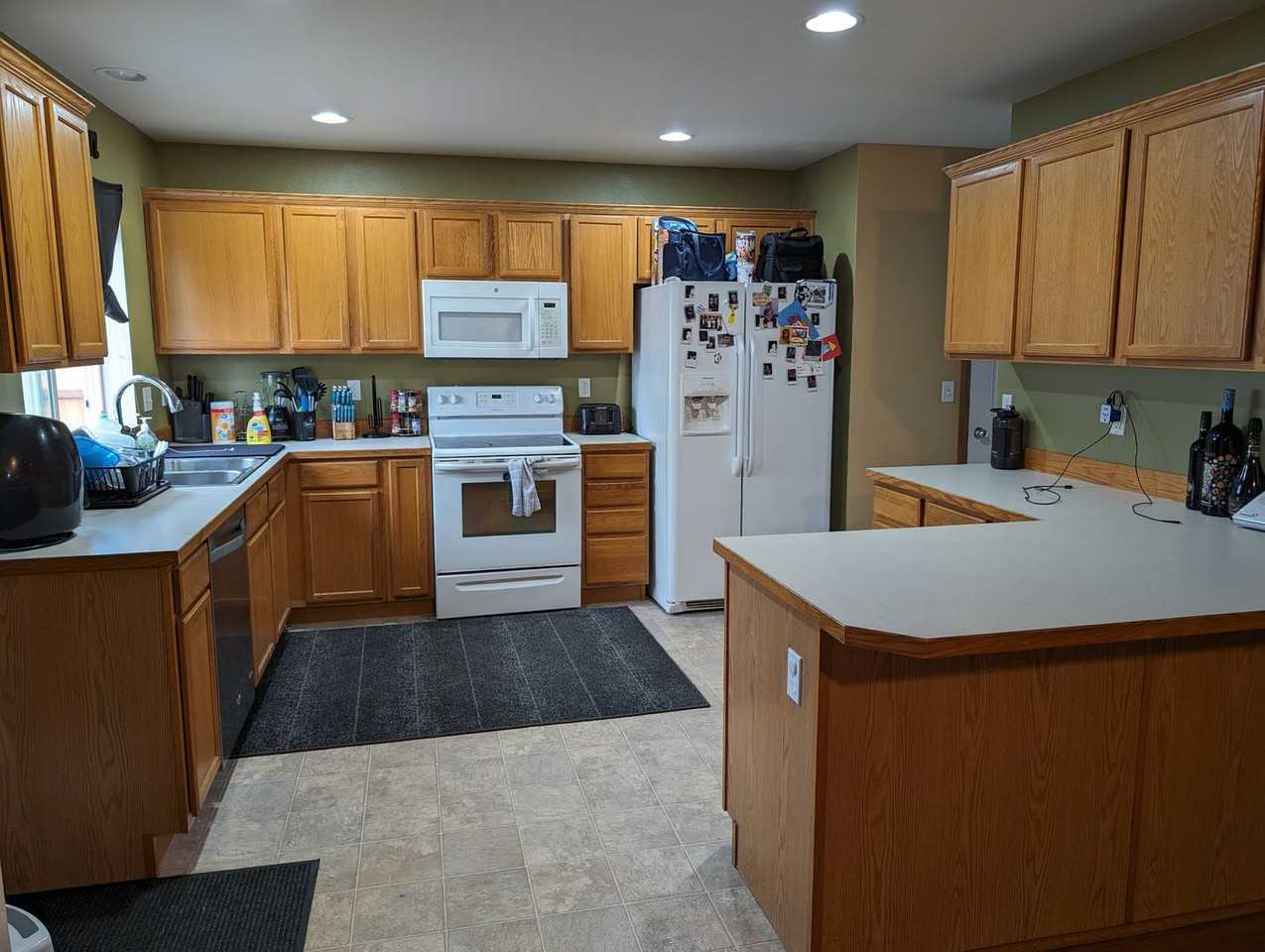 907 Bennett St - Photo 3 of 12