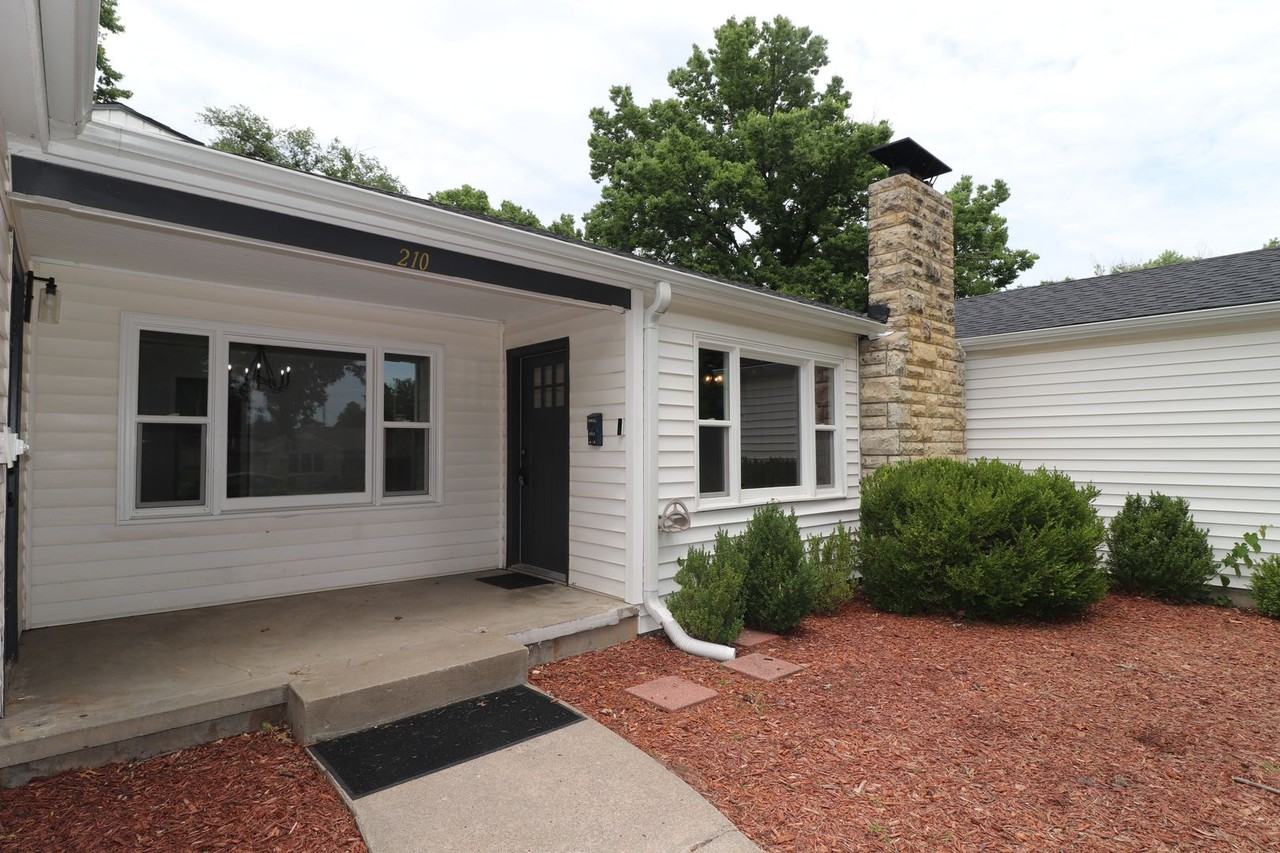 210 W Vine St - Photo 2 of 50
