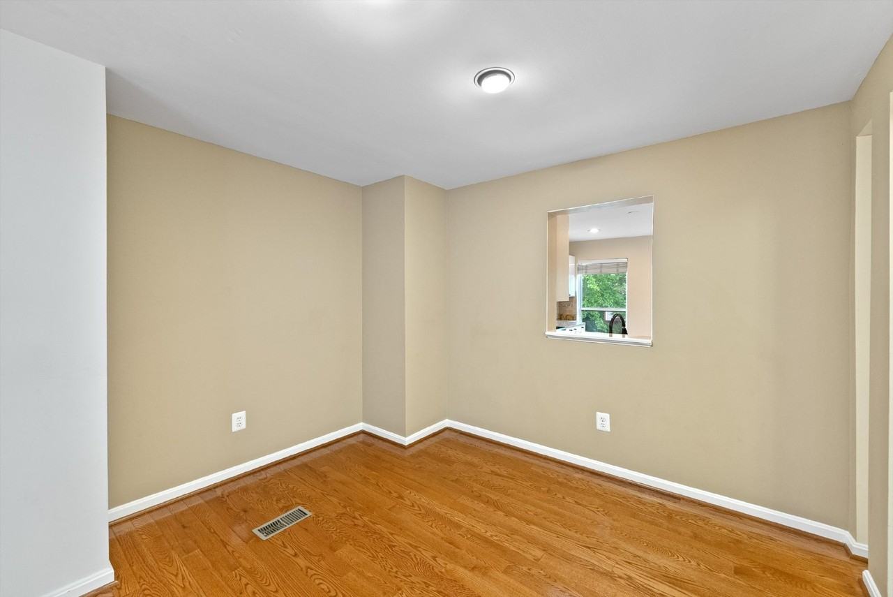 12081 Edgemere Cir - Photo 6 of 36