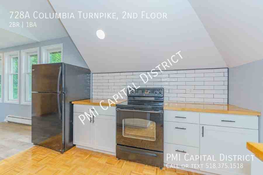 728A Columbia Tpke - Photo 2 of 30