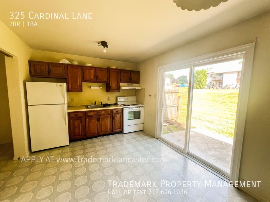 325 Cardinal Ln - Photo 2 of 8