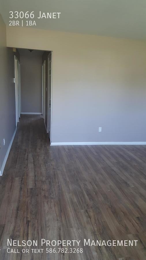33066 Janet - Photo 2 of 14