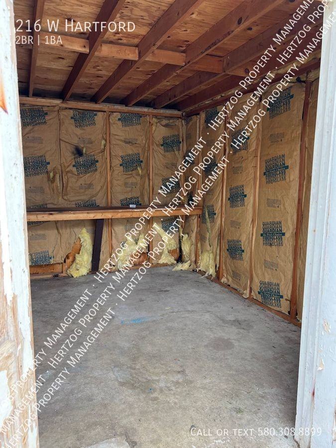 216 W Hartford Ave - Photo 3 of 18