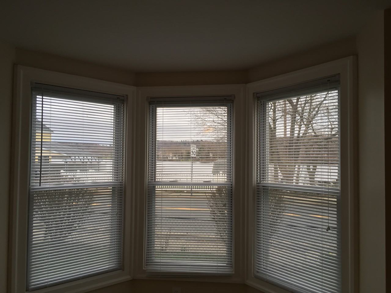 799 Hudson Ave - Photo 6 of 11