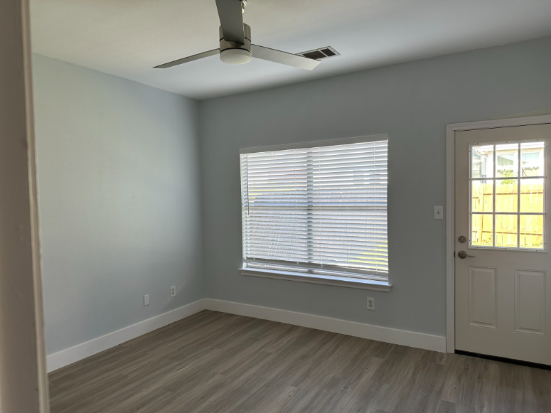 2819 Southampton Way #B - Photo 5 of 14