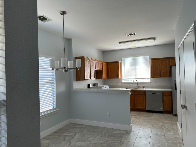 2819 Southampton Way #B - Photo 2 of 14