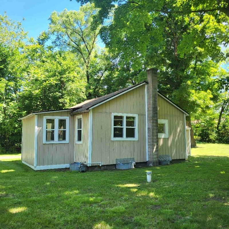 1075 Villa Ct - Photo 2 of 9