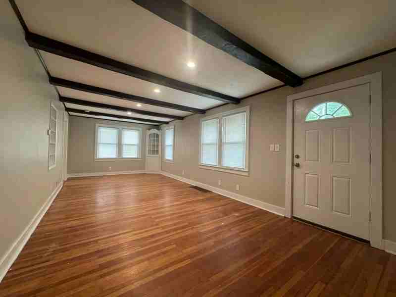 304 Yorkshire Blvd - Photo 2 of 13