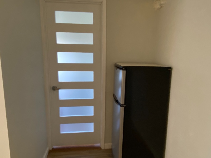 3810 Kenwood Ave - Photo 3 of 5