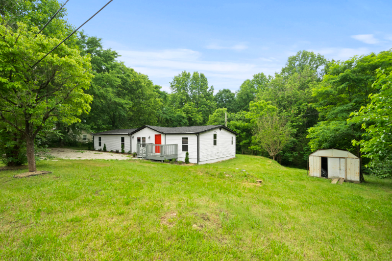 5733 Clarksville Pike - Photo 3 of 20