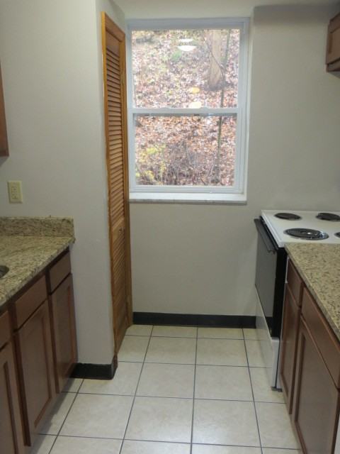 WALDORF PARK APTS -- 045 - Photo 3 of 50