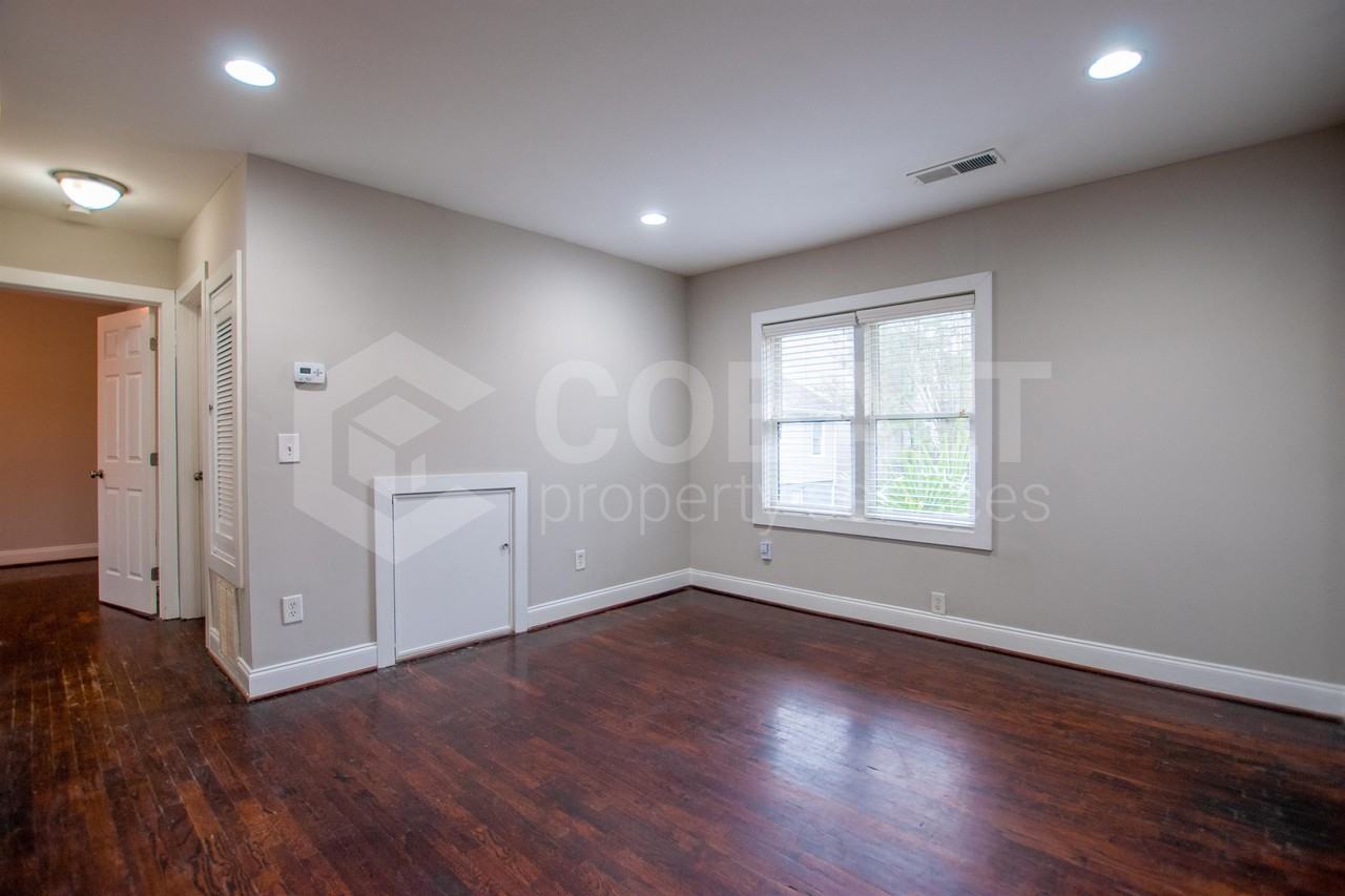 626 Irwin St - Photo 3 of 16