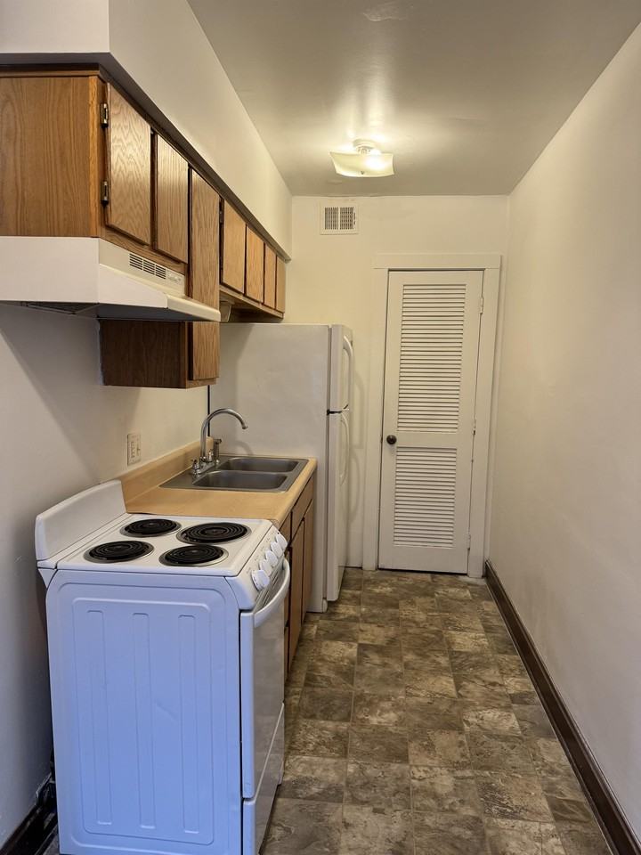 Maple Avenue  Apartments - Photo 2 of 4