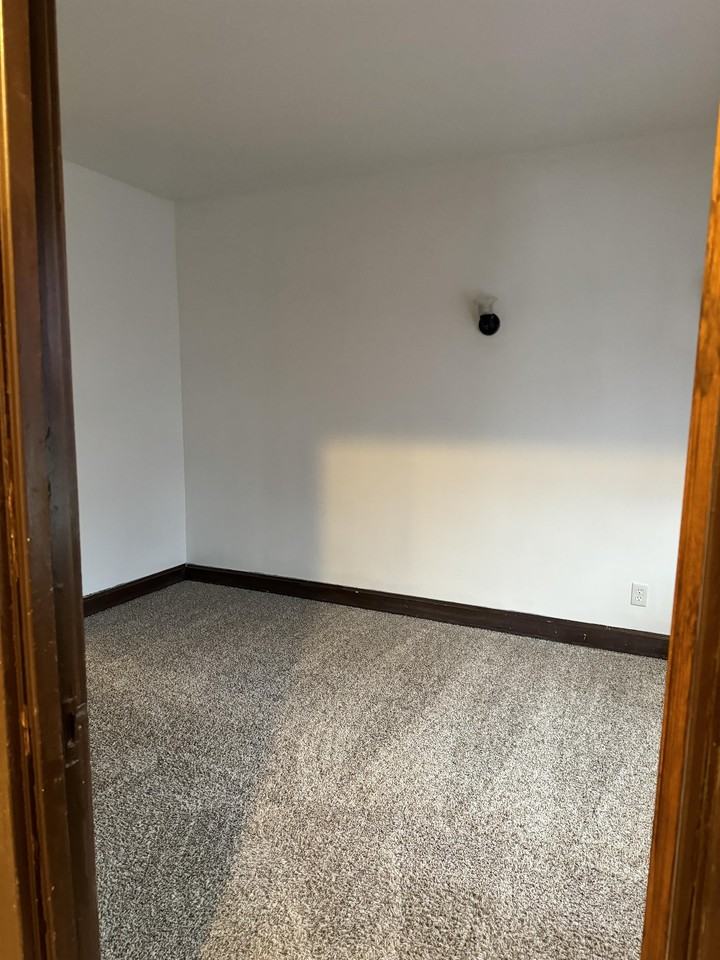 Maple Avenue  Apartments - Photo 3 of 4