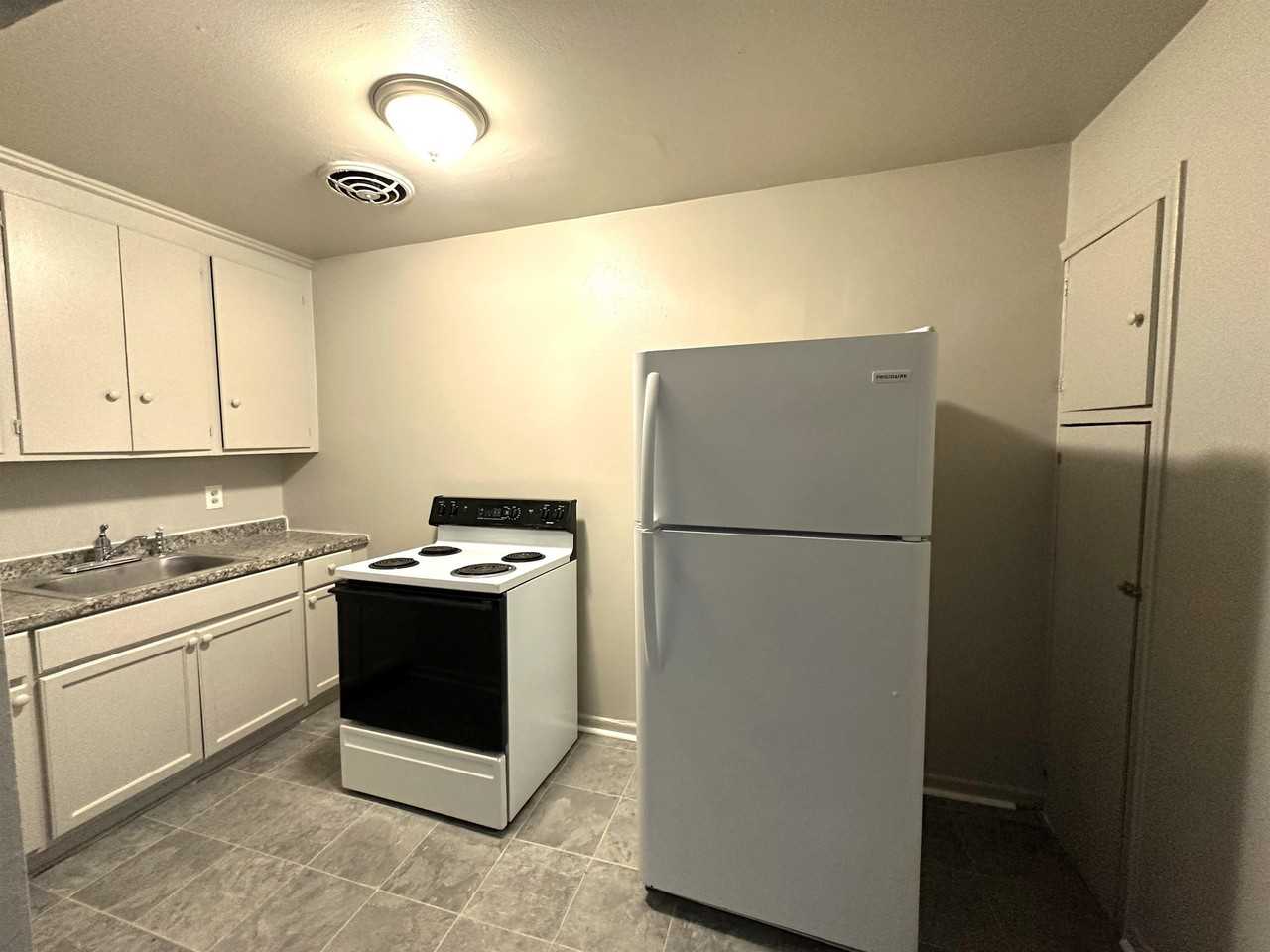 15041 Greenfield - Photo 4 of 37