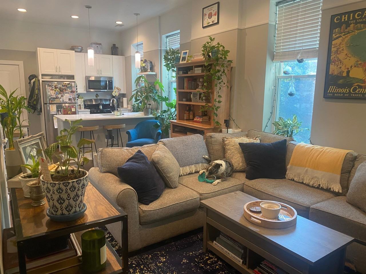 1059 North Damen Avenue - Photo 4 of 27